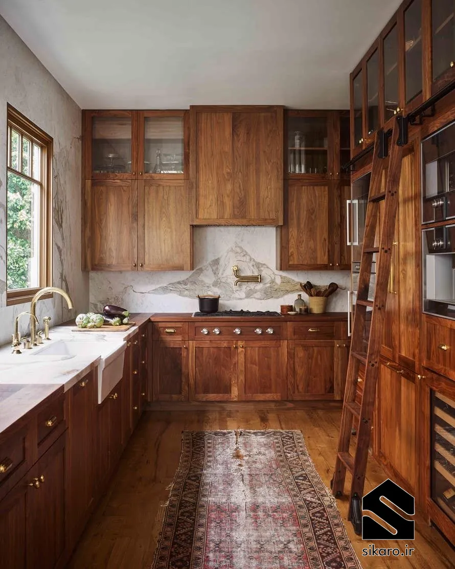 کابینت کلاسیک با چوب گردو و جزئیات سنتی