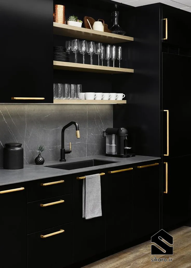 کابینت مدرن مشکی با صفحه سنگ به رنگ خنثی