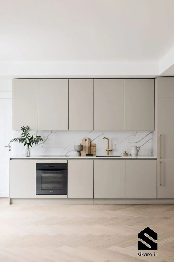 کابینت شیری رنگ مناسب آشپزخانه بدون نور